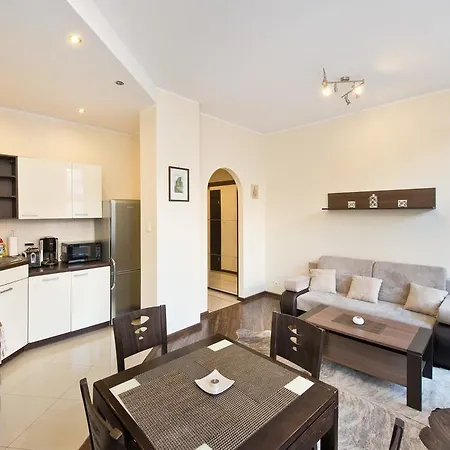 Gdanskie - - Dluga Z Widokiem Na Ratusz I Nad Motlawa *