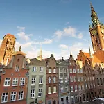 Gdanskie - - Dluga Z Widokiem Na Ratusz I Nad Motlawa * غدانسك