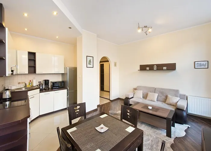 Gdanskie - - Dluga Z Widokiem Na Ratusz I Nad Motlawa *